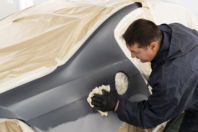 service-worker-painting-car-auto-service.jpg